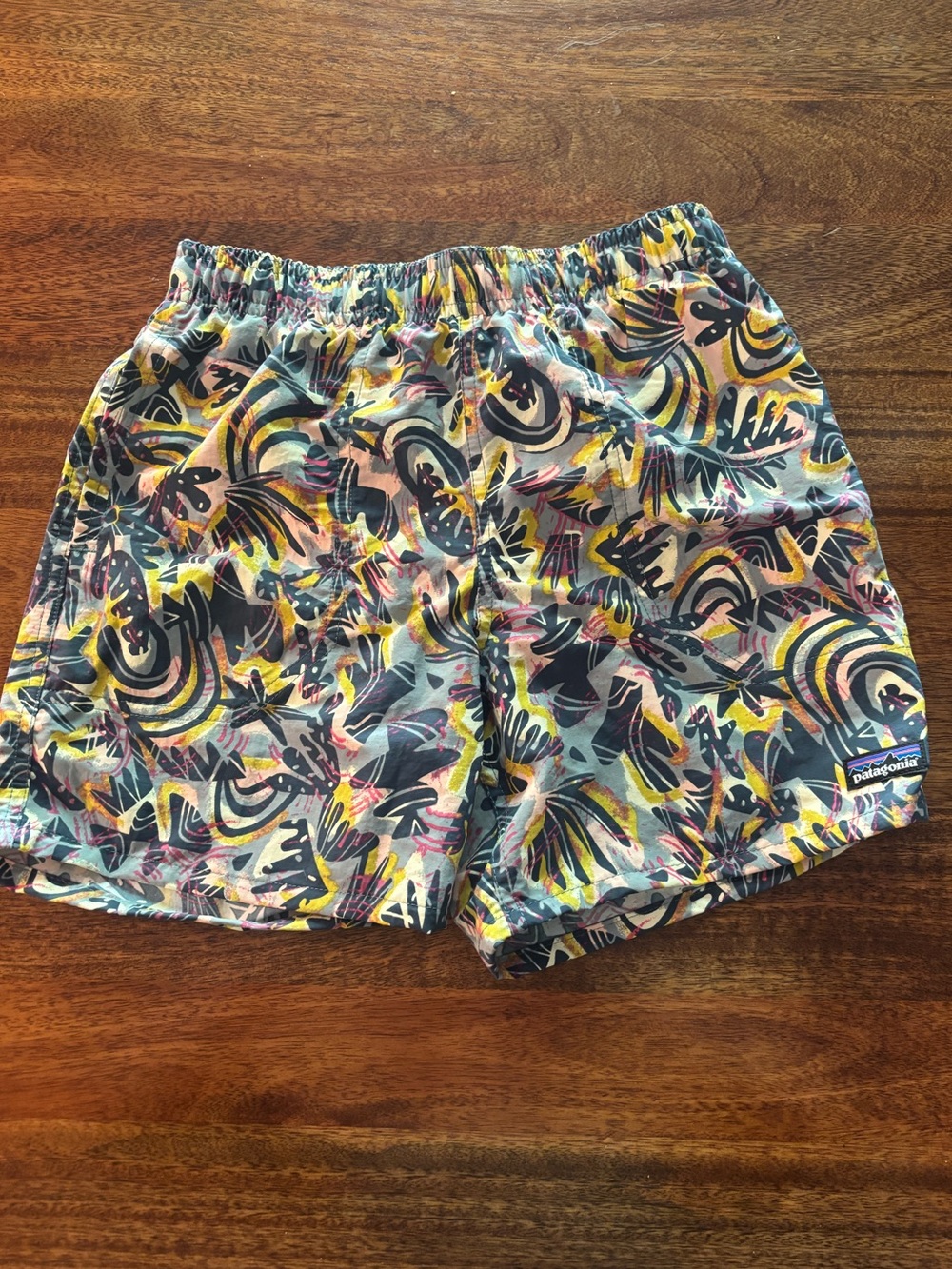 Boys Patagonia baggies 5 inch